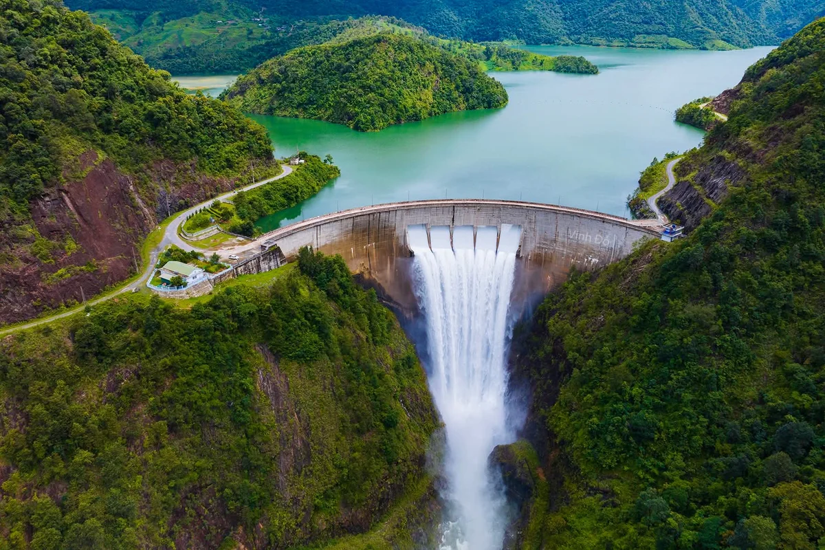 Phát hiện Việt Nam có hầm đặc biệt dài 9.155m nằm sâu trong lòng núi, sở hữu loạt công nghệ hiện đại bậc nhất phục vụ công trình 6.400 tỷ đồng- Ảnh 1. Phát hiện Việt Nam có hầm đặc biệt dài 9.155m nằm sâu trong lòng núi, sở hữu loạt công nghệ hiện đại bậc nhất phục vụ công trình 6.400 tỷ đồng- Ảnh 1.