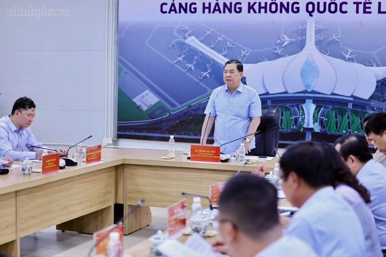 Phó Thủ tướng Thường trực Phạm Gia Túc kiểm tra, đôn đốc tiến độ dự án sân bay Long Thành và các tuyến giao thông phục vụ kết nối- Ảnh 16.