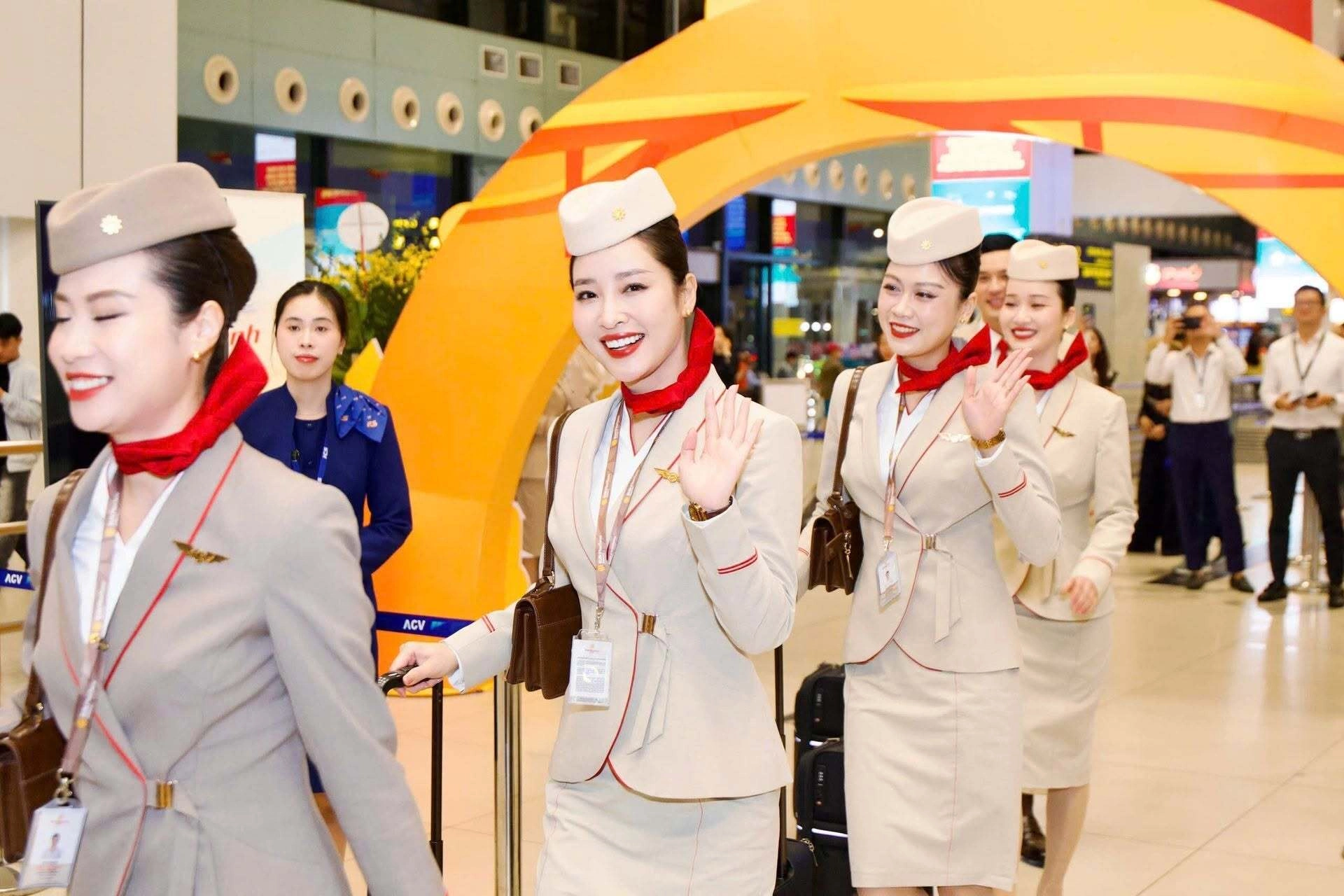 Ngay trong năm nay, hãng hàng không Việt Nam tuyển thêm 1.000 nhân viên, chỉ cần tốt nghiệp THPT, cơ hội được tặng 1 căn hộ chung cư, thu nhập khởi điểm từ 22 triệu đồng/tháng - Ảnh 1. Ngay trong năm nay, hãng hàng không Việt Nam tuyển thêm 1.000 nhân viên, chỉ cần tốt nghiệp THPT, cơ hội được tặng 1 căn hộ chung cư, thu nhập khởi điểm từ 22 triệu đồng/tháng - Ảnh 1.