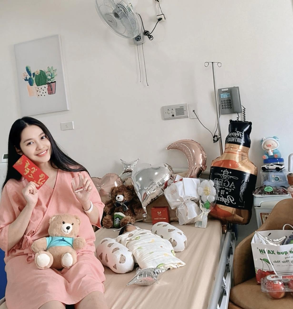 Nàng hậu Vbiz dự định “sống chậm” sau khi lấy chồng, nhưng lại hoàn toàn “vỡ mộng” sau khi sinh con - Ảnh 2.