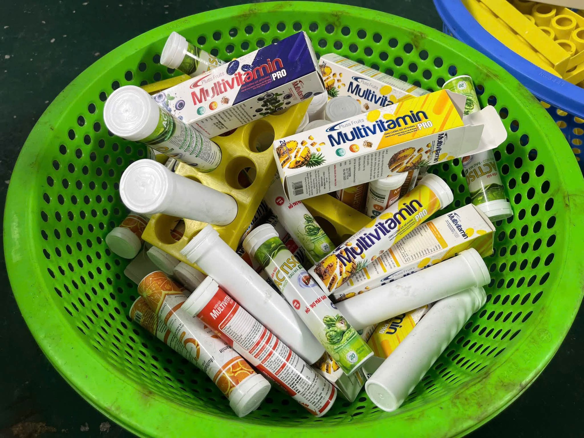 Ra quyết định khởi tố hàng loạt Giám đốc, nhân viên Công ty Dược – Mỹ phẩm Vintechpharm - Ảnh 3.
