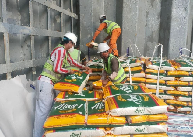 Không phải Thái Lan, một đối thủ của gạo Việt vừa mở tuyến đường thủy chở gạo thẳng sang Philippines, dự kiến đưa 60.000 tấn đi trong 3 tháng- Ảnh 1.