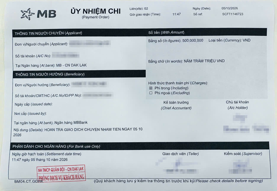 Người đàn ông ở TP HCM chuyển khoản 500.000.000 đồng vào tài khoản - Ảnh 1.