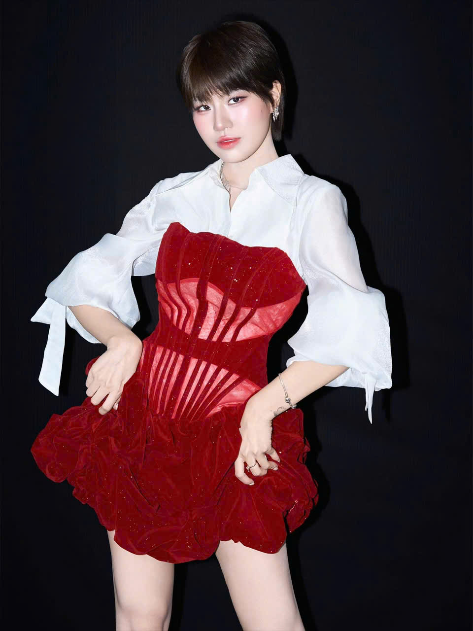 Thu nhập của Á hậu Miss Universe đóng phim trăm tỷ, có bài hát nổi tiếng toàn cầu - Ảnh 8.