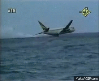 Một máy bay bị cướp lao xuống biển với tốc độ 320 km/h: 125 người bỏ mạng dưới làn nước xanh- Ảnh 3. Một máy bay bị cướp lao xuống biển với tốc độ 320 km/h: 125 người bỏ mạng dưới làn nước xanh- Ảnh 3.