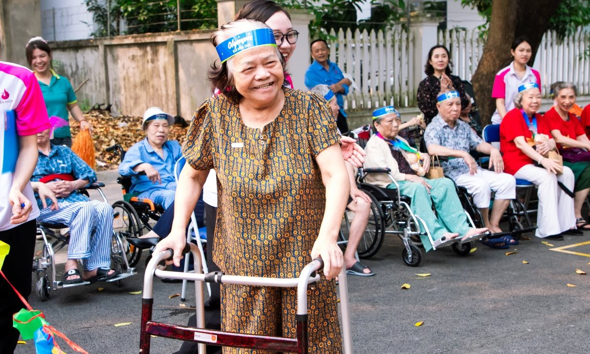 Sáng đưa đi, tối đón về với 200 nghìn đồng/ngày: Dịch vụ bán trú người già xuất hiện tại Hà Nội, Hải Phòng, Hưng Yên, Phú Thọ- Ảnh 1.