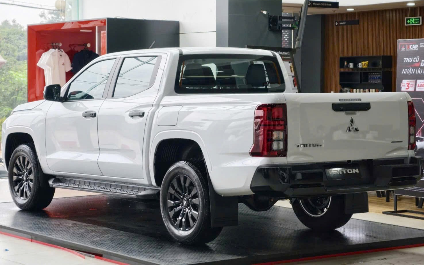 Mitsubishi Triton vẫn khuyến mại mạnh tay sau tháng lên top doanh số phân khúc: Giảm lăn bánh tới 56 triệu đồng, bản mới ra mắt cũng không ngoại lệ - Ảnh 3.