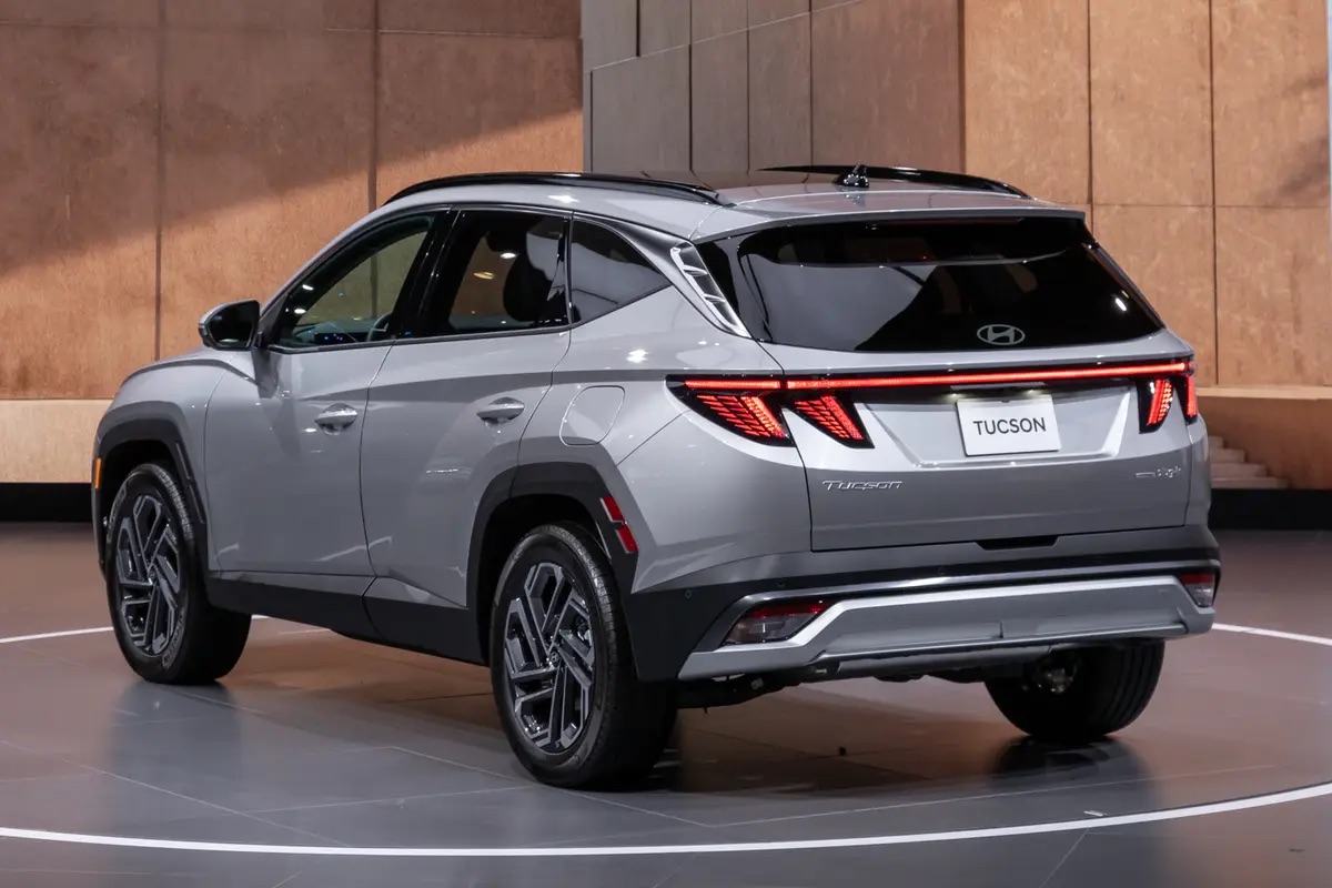 Người dân đổ xô mua Hyundai Tucson giống mẫu ở Việt Nam sau khi xe đời mới ra mắt - Ảnh 3.