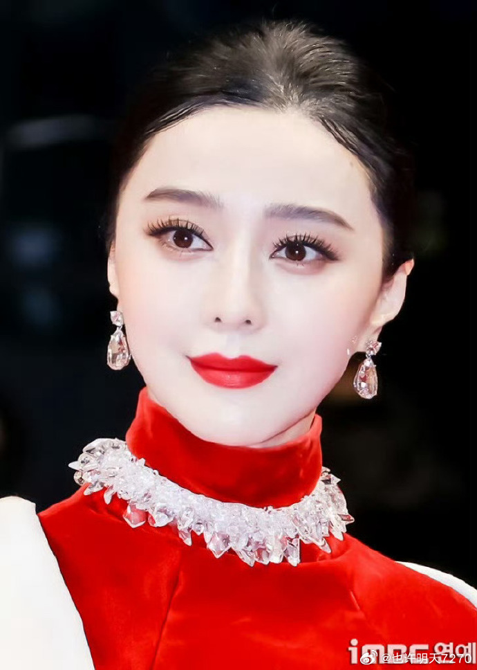 Loạt "ống kính hung thần" bóc trần nhan sắc thật của Phạm Băng Băng không trượt phát nào, cả MXH đứng hình- Ảnh 1.