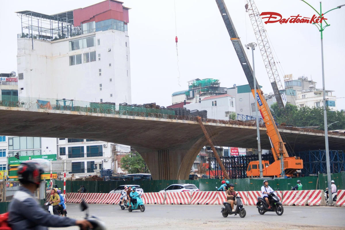 Hai cầu vượt Vành đai 1 Hà Nội dần thành hình, hướng tới hoàn thành cuối năm- Ảnh 9.