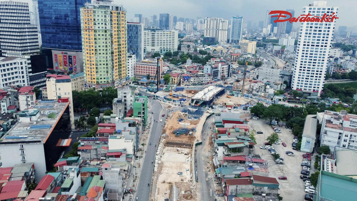 Hai cầu vượt Vành đai 1 Hà Nội dần thành hình, hướng tới hoàn thành cuối năm- Ảnh 2.