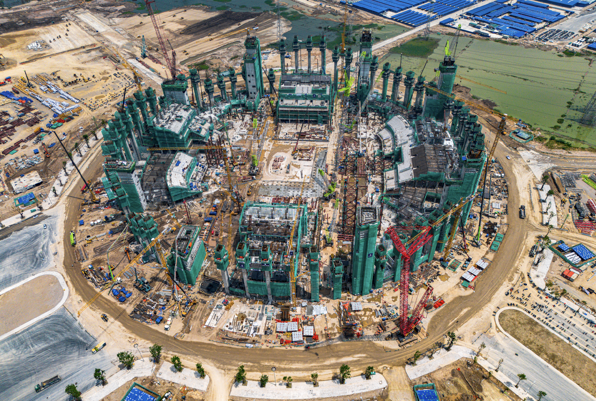 Siêu dự án rộng hơn 9.100ha vốn đầu tư 925.000 tỷ đồng, sở hữu sân vận động lớn nhất thế giới của tỷ phú Phạm Nhật Vượng có thông tin mới - Ảnh 2.