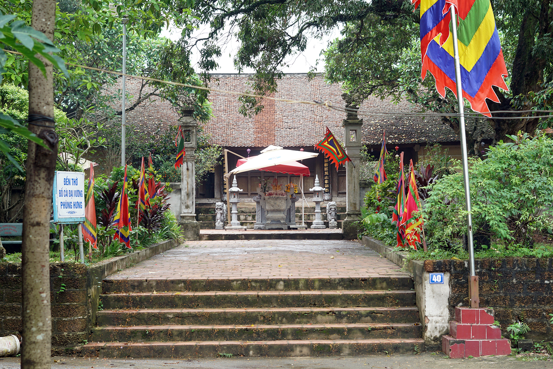 Ngôi làng có gần 1000 ngôi nhà được xây bằng loại đá xù xì cùng bùn đất, có căn từng được trả giá tiền tỷ: Cách trung tâm Hà Nội chỉ 45km, được kỳ vọng trở thành “làng du lịch tốt nhất thế giới” - Ảnh 2.
