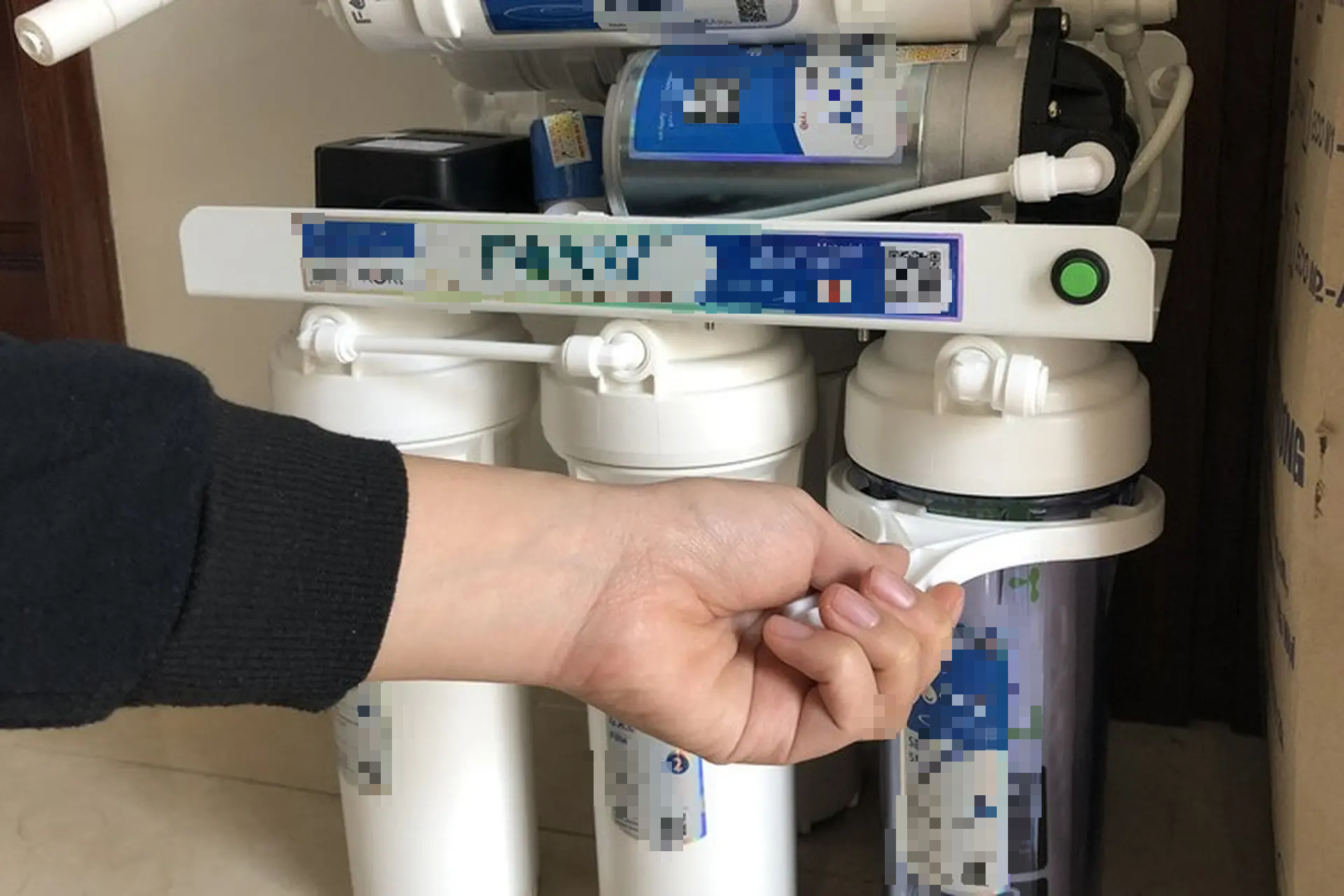 5 sai lầm tai hại khi uống nước từ máy lọc nước ngang "nuốt bệnh vào thân"- Ảnh 3.