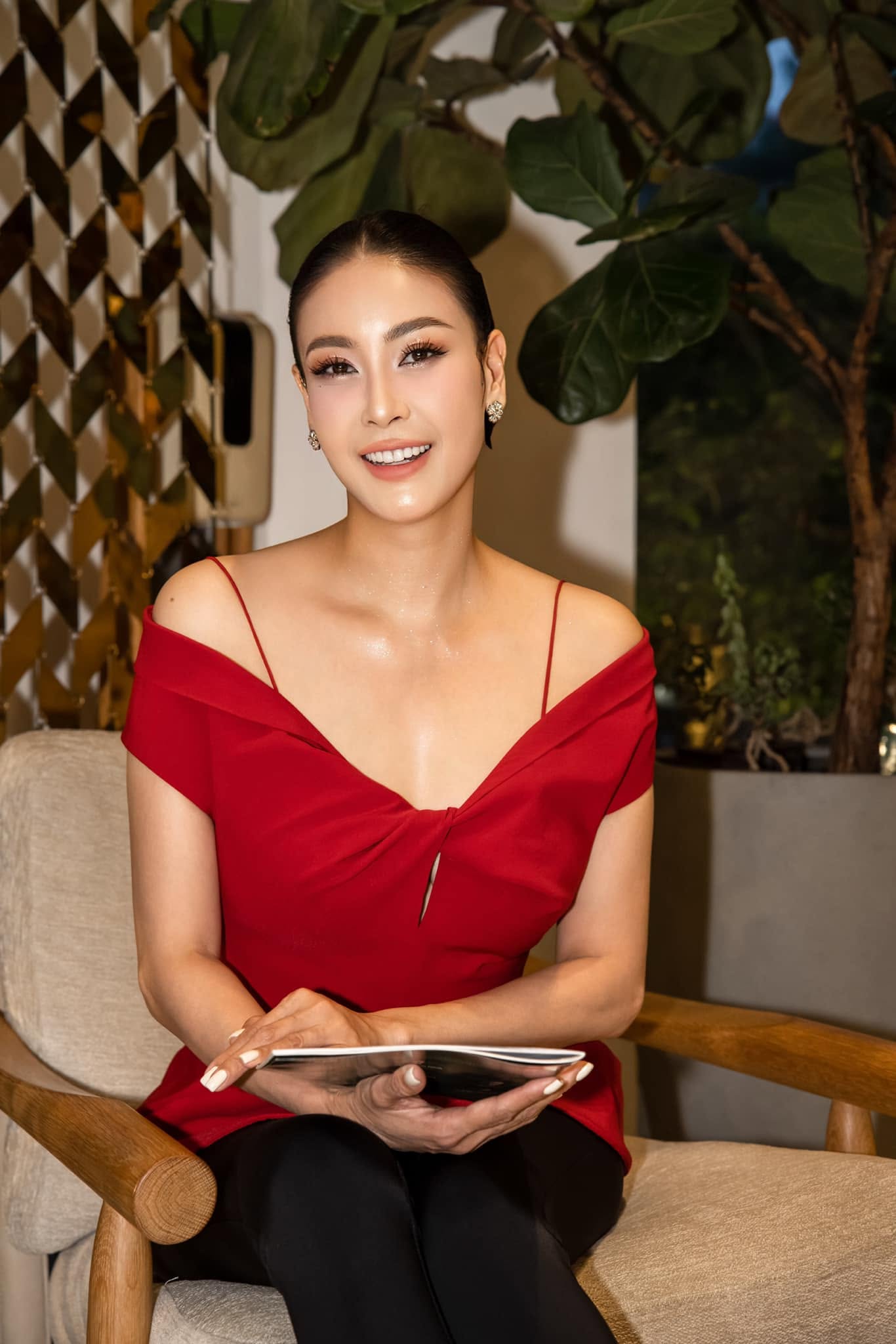 Hoa hậu Việt tái hôn với doanh nhân có 1 con riêng nay sống trong biệt thự trăm tỷ- Ảnh 2.