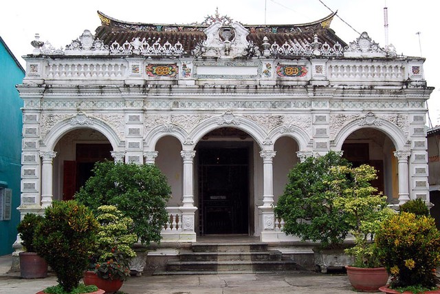 Phát hiện ngôi làng ở Việt Nam có hơn 2.000 giống hoa 'không chạm đất', mỗi lần chăm cây phải làm việc này- Ảnh 6.