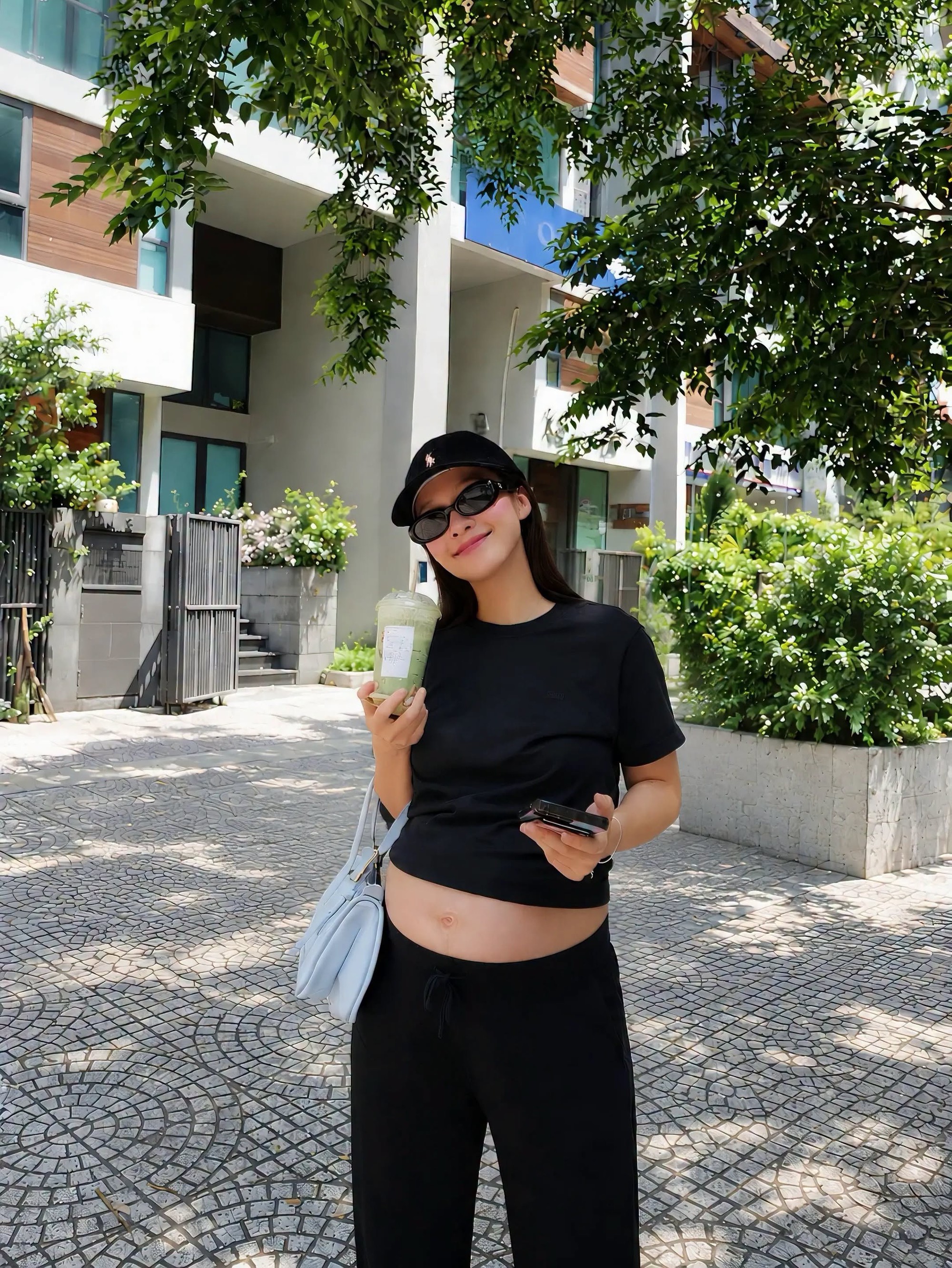 Sự kỳ lạ của Khả Ngân và Nhan Phúc Vinh- Ảnh 8.