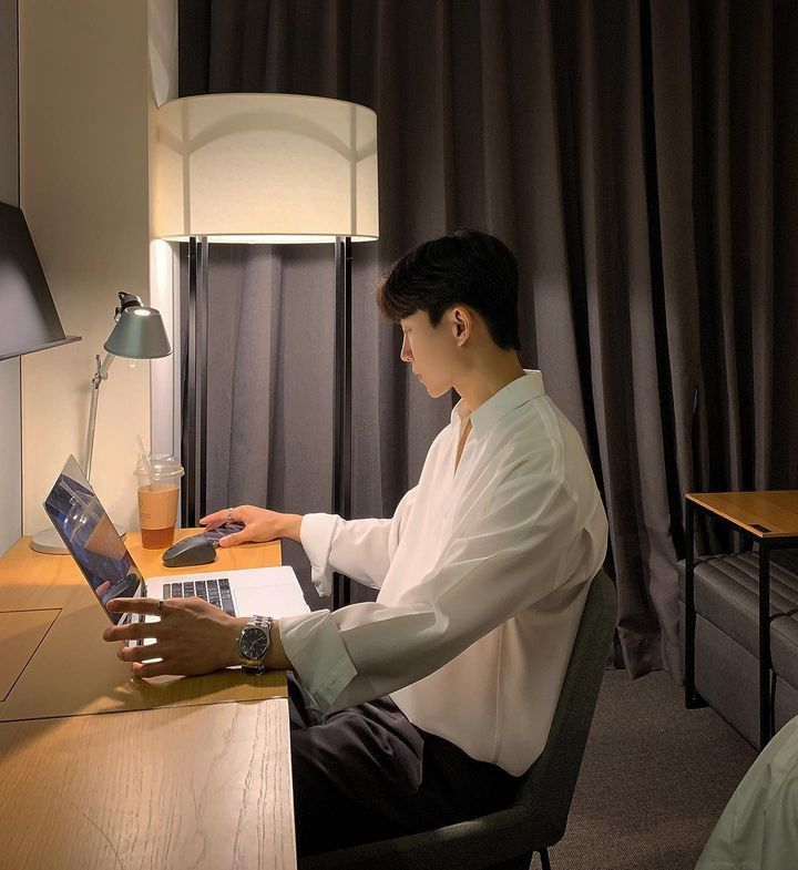 Những người không mua nhà và cũng không thuê nhà- Ảnh 2.