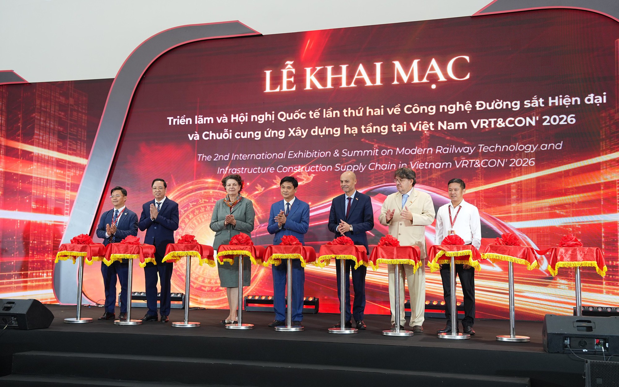 Gần 200 doanh nghiệp, 300 gian hàng cùng hội tụ tại triển lãm công nghệ đường sắt ở Hà Nội