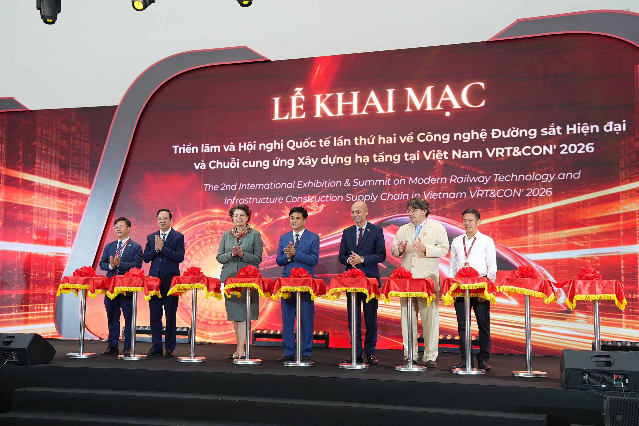 Gần 200 doanh nghiệp, 300 gian hàng cùng hội tụ tại triển lãm công nghệ đường sắt ở Hà Nội - Ảnh 1.