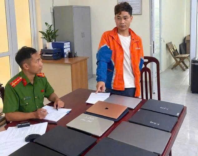Kiểm tra hành chính lúc giữa trưa, công an bắt giữ Nguyễn Tiến Dũng SN 1994- Ảnh 1.