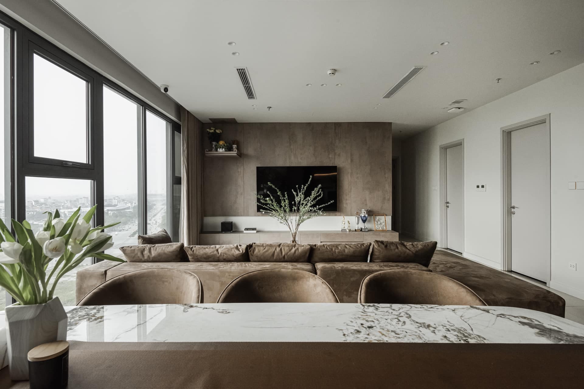 MC SN 1990 lấy chồng Phó chủ tịch: Giờ ở căn hộ hạng sang, rộng 120m² có view triệu đô ngắm toàn thành phố- Ảnh 5.