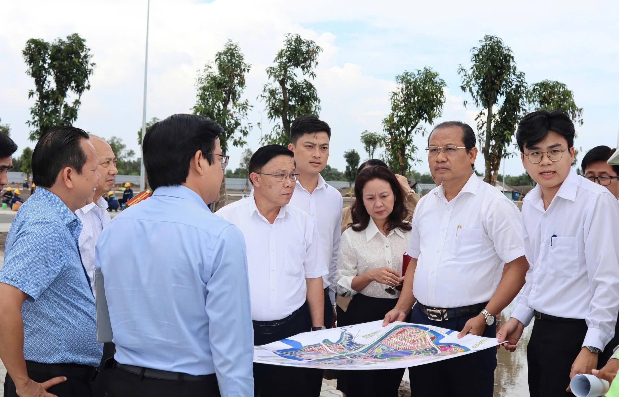 Siêu dự án 5,6 tỷ USD mà tỷ phú Phạm Nhật Vượng đang cho xây dựng tại tỉnh sát vách TPHCM đạt cột mốc quan trọng- Ảnh 1.