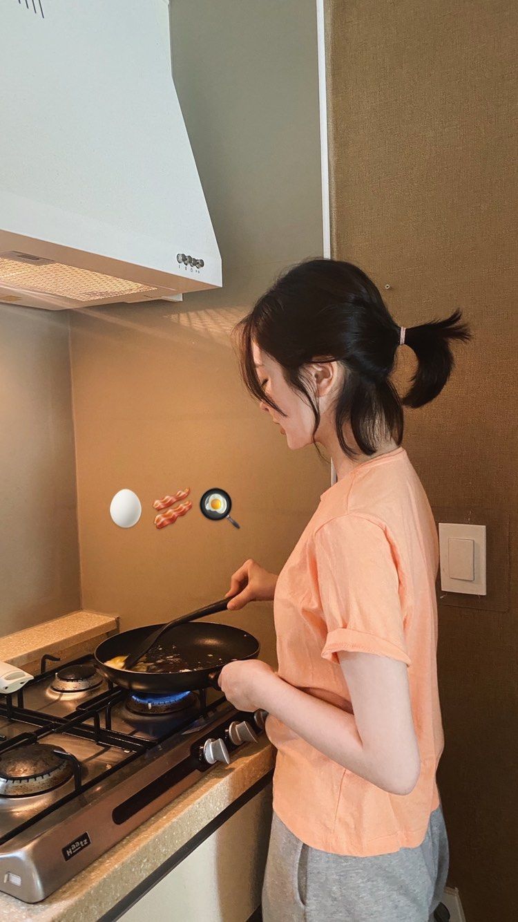 6 năm sống tối giản, tôi để dành được 3 tỷ, giảm 60% việc nhà: Khi cắt đồ cũng là lúc tiền ở lại- Ảnh 2. 6 năm sống tối giản, tôi để dành được 3 tỷ, giảm 60% việc nhà: Khi cắt đồ cũng là lúc tiền ở lại- Ảnh 2.