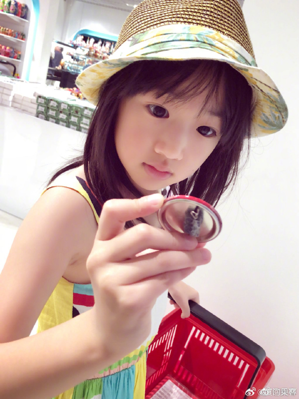 Sao nhí Bố Ơi! Mình Đi Đâu Thế? được Quốc vương Brunei khen ngợi: 15 tuổi cao 1m75, nhan sắc thắng đời tuyệt đối- Ảnh 2. Sao nhí Bố Ơi! Mình Đi Đâu Thế? được Quốc vương Brunei khen ngợi: 15 tuổi cao 1m75, nhan sắc thắng đời tuyệt đối- Ảnh 2.