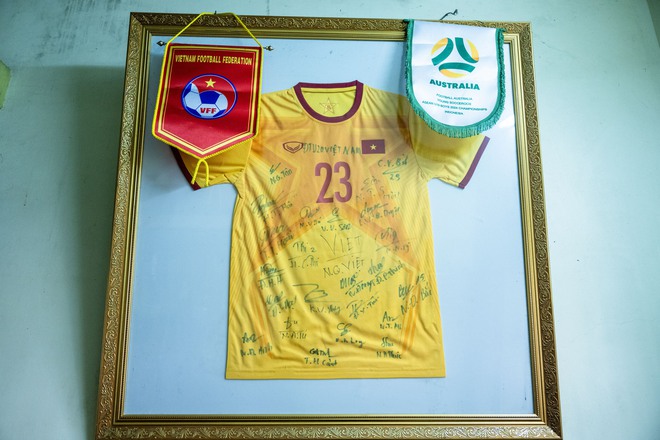 Về Nghệ An nghe chuyện chưa kể về thủ môn Cao Văn Bình: "Ai nghĩ nó là dân thể thao đâu, hiền quá"- Ảnh 7.