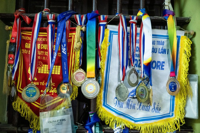 Về Nghệ An nghe chuyện chưa kể về thủ môn Cao Văn Bình: "Ai nghĩ nó là dân thể thao đâu, hiền quá"- Ảnh 3.