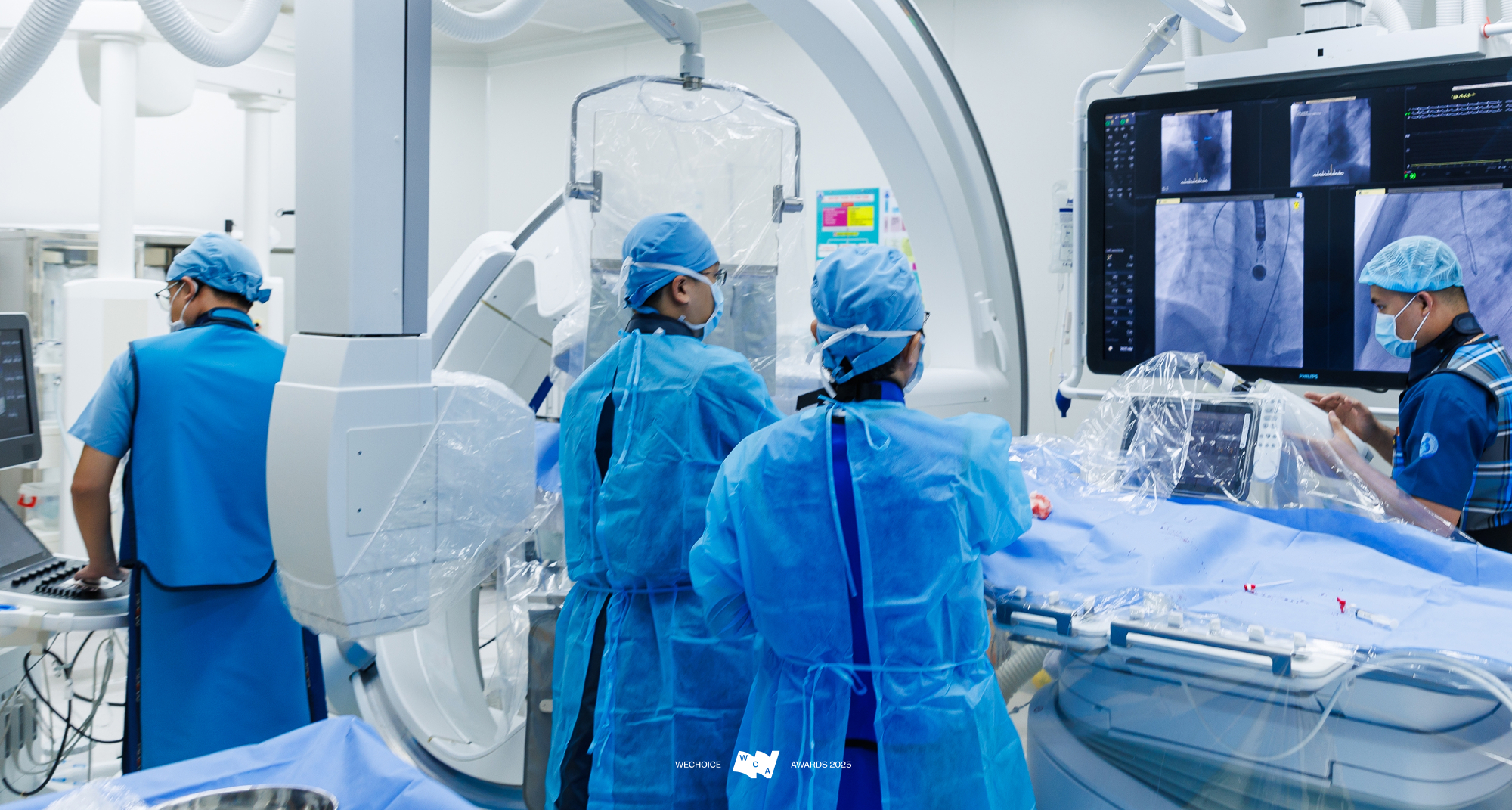 Hai bệnh viện, một ê-kíp bác sĩ và hành trình đi cứu những trái tim nhỏ bằng quả dâu tây ở trong bụng mẹ- Ảnh 19. Hai bệnh viện, một ê-kíp bác sĩ và hành trình đi cứu những trái tim nhỏ bằng quả dâu tây ở trong bụng mẹ- Ảnh 19.