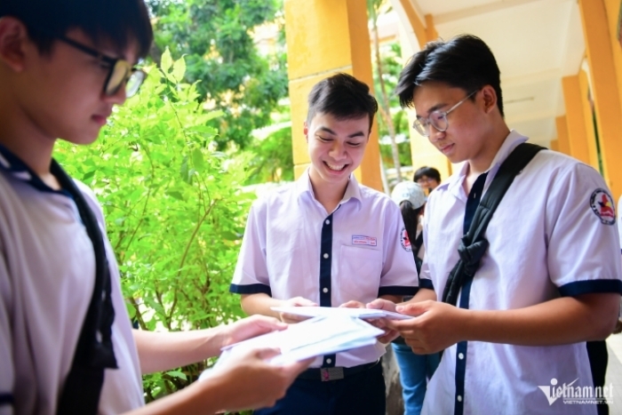 Đạt 16 điểm thi tốt nghiệp mới được xét học bạ, nỗi lo 'hẹp cửa' vào đại học- Ảnh 1.