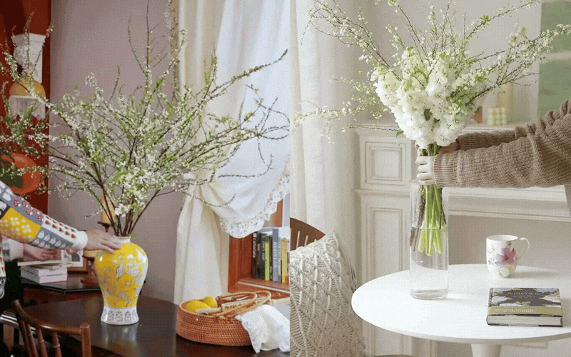 Mẹo giữ hoa tuyết mai tươi ròng rã 2 tuần: Sai lầm "kinh điển" khi thay nước khiến hoa héo rũ mà 90% chị em đang làm mỗi ngày- Ảnh 1.