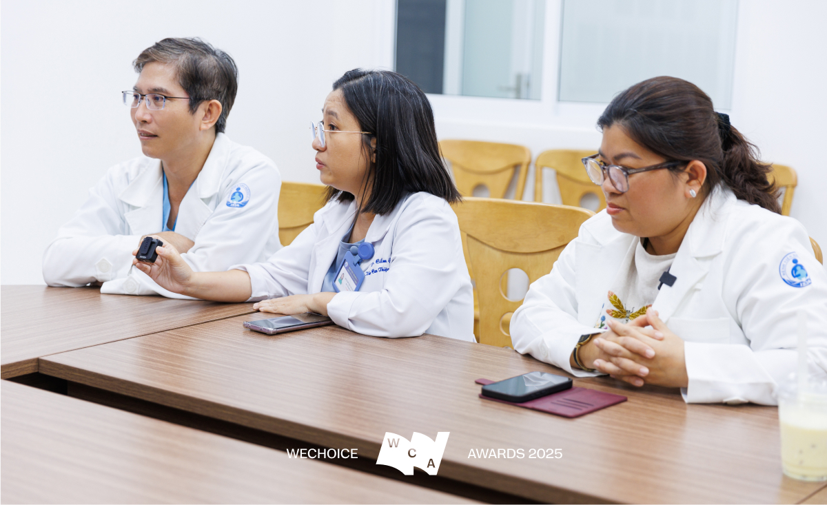 Hai bệnh viện, một ê-kíp bác sĩ và hành trình đi cứu những trái tim nhỏ bằng quả dâu tây ở trong bụng mẹ- Ảnh 2. Hai bệnh viện, một ê-kíp bác sĩ và hành trình đi cứu những trái tim nhỏ bằng quả dâu tây ở trong bụng mẹ- Ảnh 2.