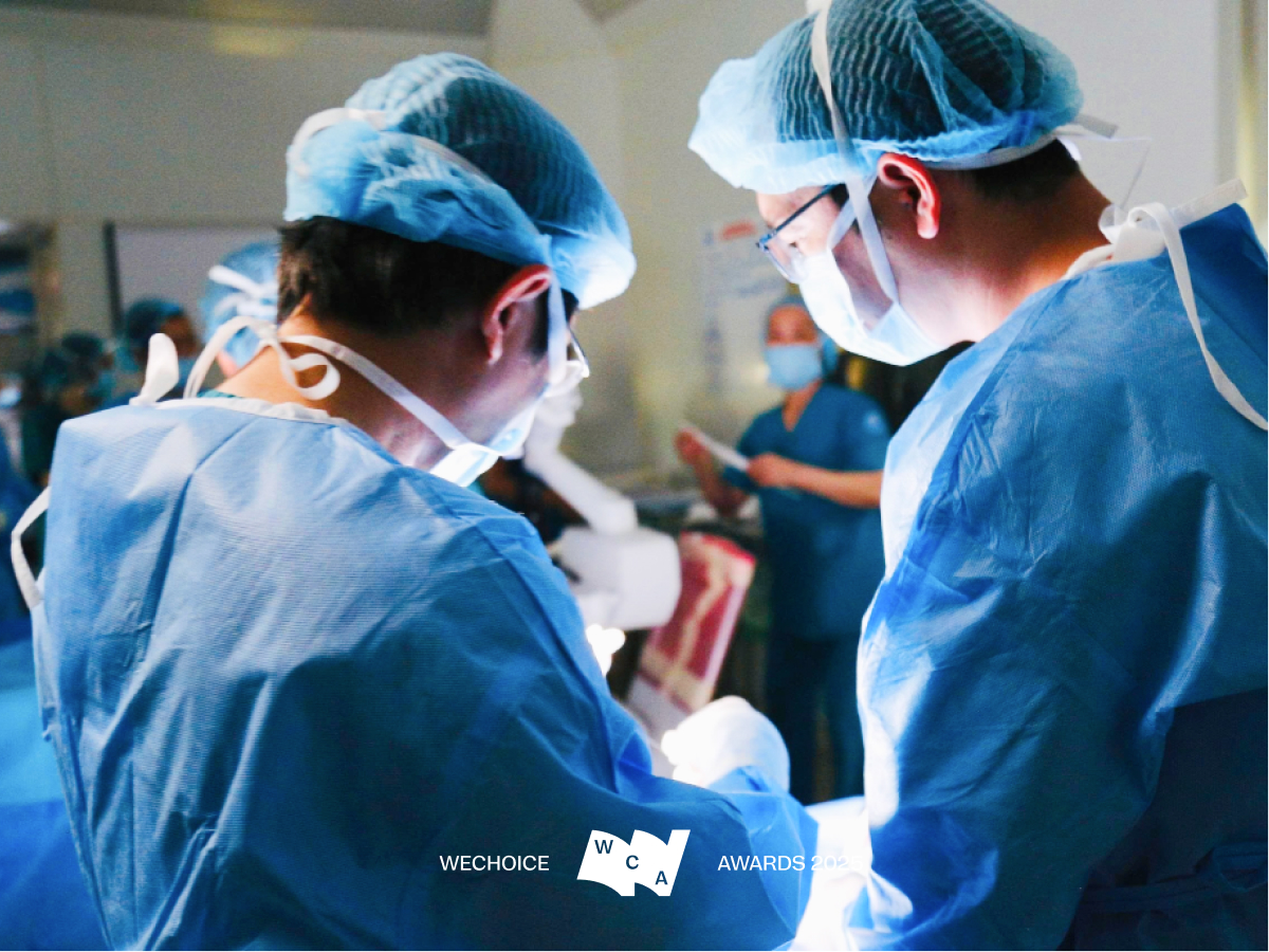 Hai bệnh viện, một ê-kíp bác sĩ và hành trình đi cứu những trái tim nhỏ bằng quả dâu tây ở trong bụng mẹ- Ảnh 21. Hai bệnh viện, một ê-kíp bác sĩ và hành trình đi cứu những trái tim nhỏ bằng quả dâu tây ở trong bụng mẹ- Ảnh 21.