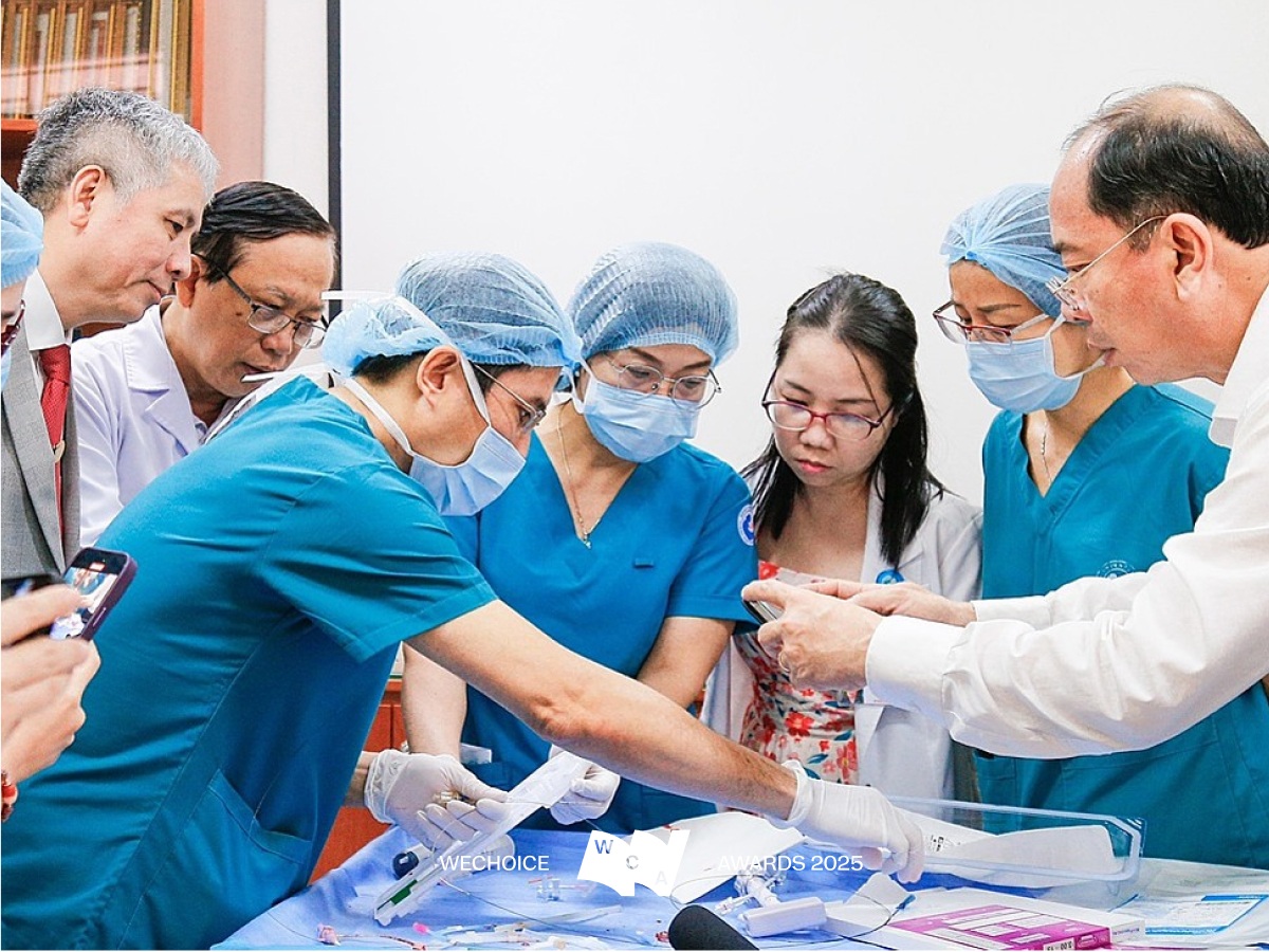 Hai bệnh viện, một ê-kíp bác sĩ và hành trình đi cứu những trái tim nhỏ bằng quả dâu tây ở trong bụng mẹ- Ảnh 24. Hai bệnh viện, một ê-kíp bác sĩ và hành trình đi cứu những trái tim nhỏ bằng quả dâu tây ở trong bụng mẹ- Ảnh 24.