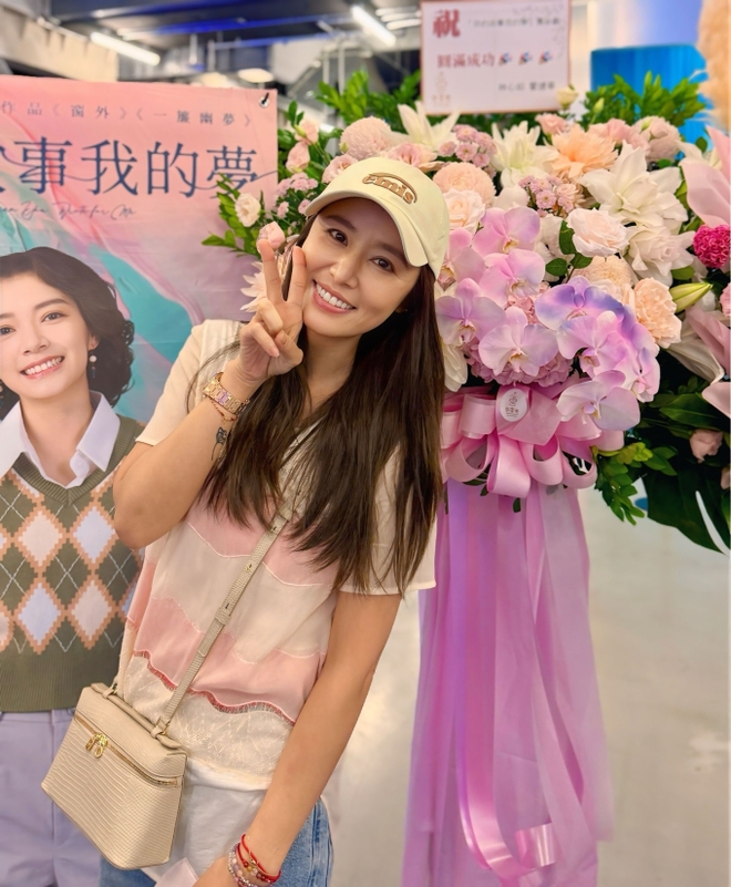 Lâm Tâm Như tuổi 50 da mộc vẫn căng mướt, tràn đầy collagen: Bí quyết đến từ những món nước quá quen với người Việt- Ảnh 1.