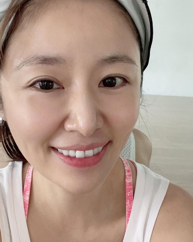 Lâm Tâm Như tuổi 50 da mộc vẫn căng mướt, tràn đầy collagen: Bí quyết đến từ những món nước quá quen với người Việt- Ảnh 7.