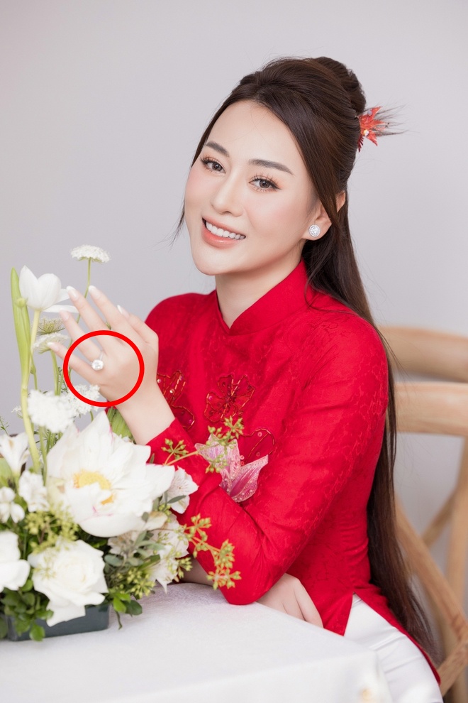Phương Oanh không còn đeo nhẫn cưới- Ảnh 5.
