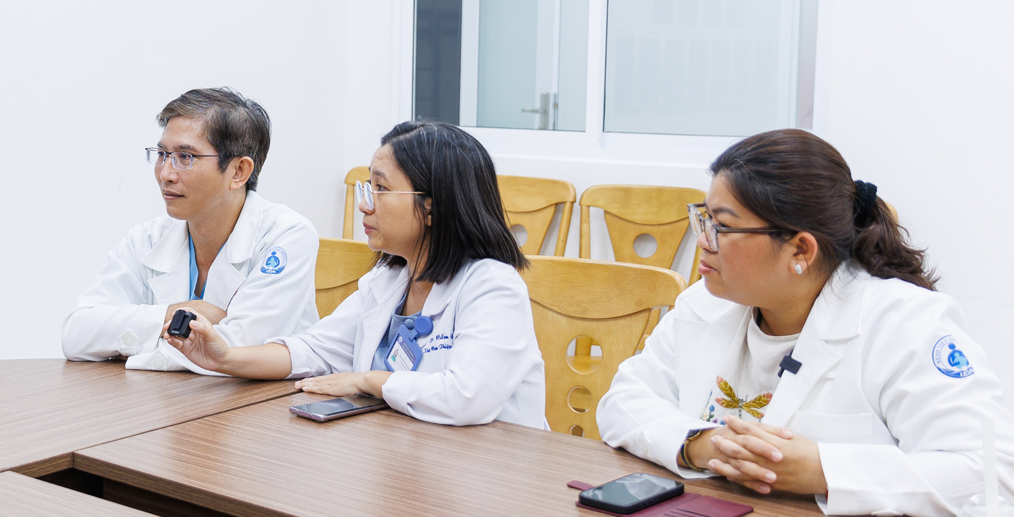 Hai bệnh viện, một ê-kíp bác sĩ và hành trình đi cứu những trái tim nhỏ bằng quả dâu tây ở trong bụng mẹ- Ảnh 27. Hai bệnh viện, một ê-kíp bác sĩ và hành trình đi cứu những trái tim nhỏ bằng quả dâu tây ở trong bụng mẹ- Ảnh 27.