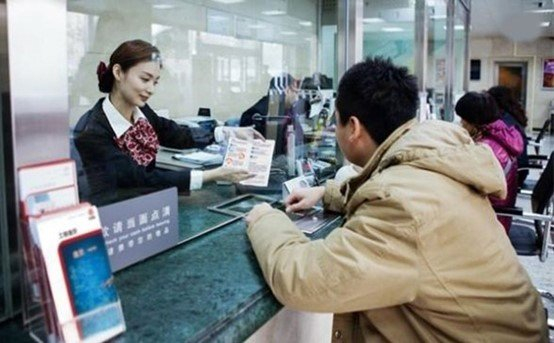 Anh nông dân gửi tiết kiệm 1,1 tỷ đồng nhưng nhân viên khẳng định tiền đã rút sạch, tòa tuyên bố: “Ngân hàng phải trả 1,2 tỷ đồng”- Ảnh 1.