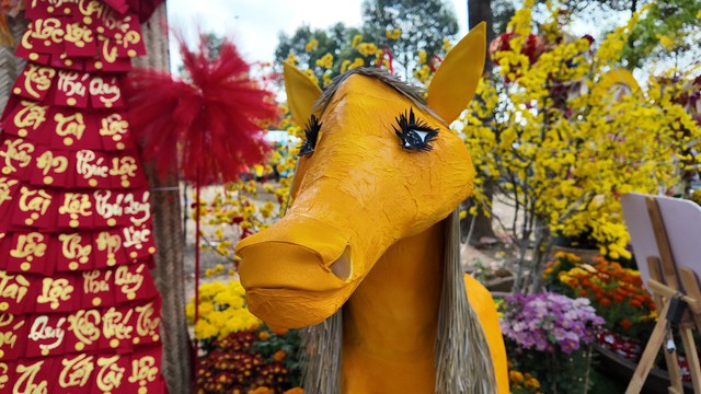 Thông tin mới nhất về linh vật ngựa "mi cong, tóc dài" ở miền Tây- Ảnh 2.