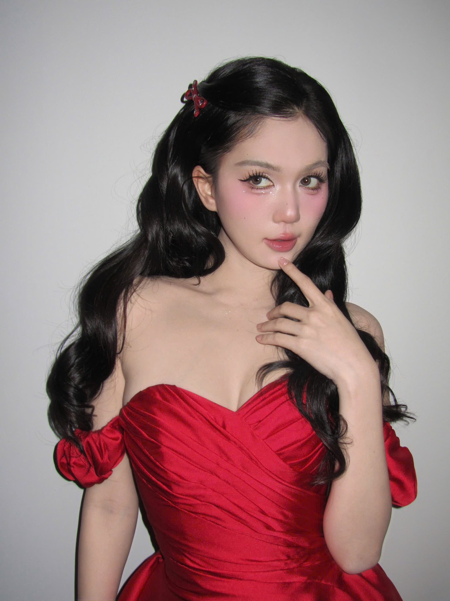 Lộ ảnh Ngọc Trinh ra mắt gia đình 1 nam diễn viên Vbiz giàu có, đẹp trai - Ảnh 7.