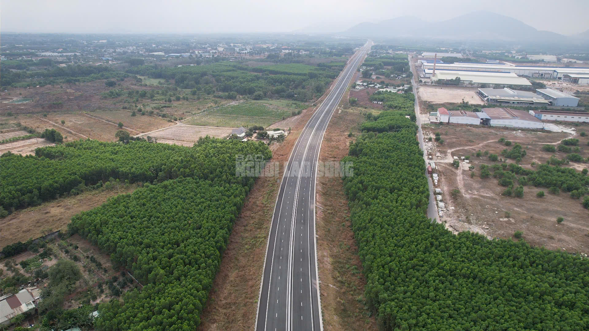 Khai thác tạm một số đoạn trên tuyến cao tốc Biên Hòa - Vũng Tàu trước Tết Nguyên đán- Ảnh 4.