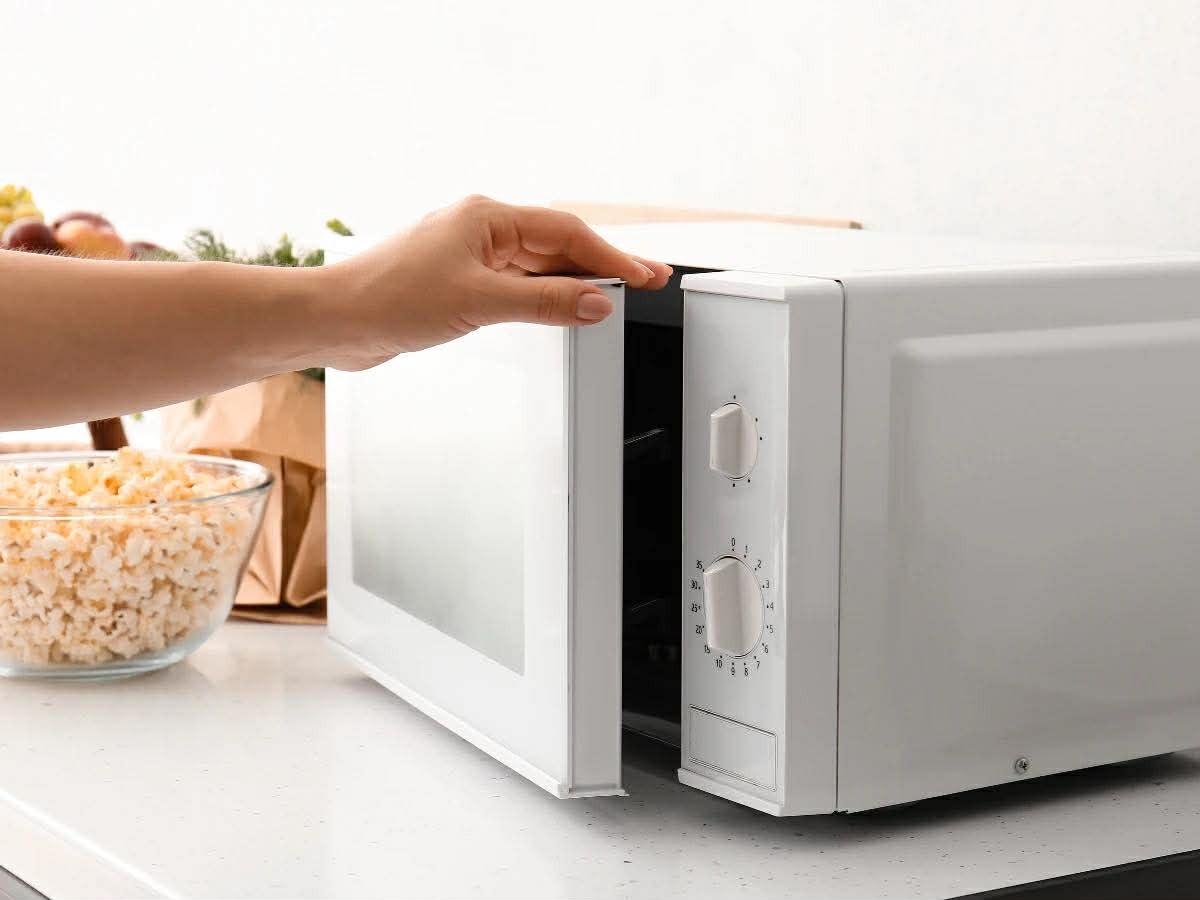 Đừng dùng màng bọc thực phẩm để bảo quản thức ăn thừa! Các chuyên gia Nhật Bản tiết lộ phương pháp khá bất ngờ - Ảnh 1.