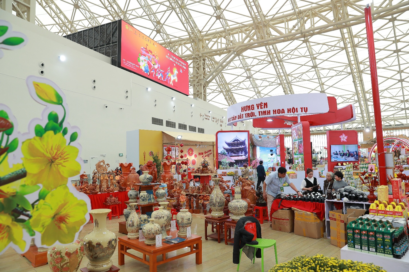 Sắm đủ Tết đầy ở Hội chợ Mùa Xuân lần thứ nhất năm 2026 - Ảnh 5.