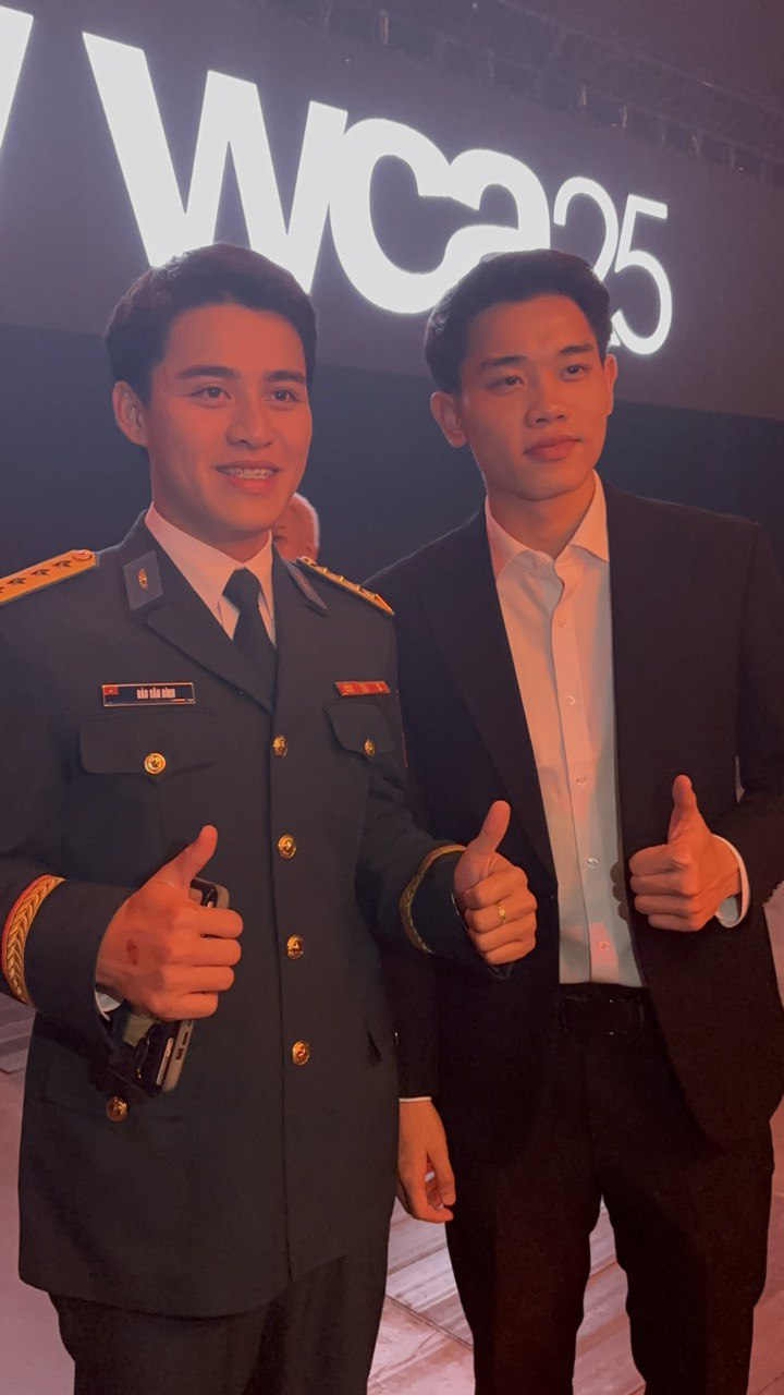 Visual Đại úy Đào Văn Bình cỡ nào mà lọt top tìm kiếm sau Gala WeChoice, bóng lưng cũng là thần! - Ảnh 8.