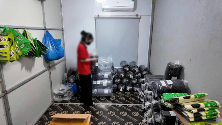 Triệt phá đường dây làm giả rong biển “đội lốt” hàng Việt ở Đà Nẵng - Ảnh 1.