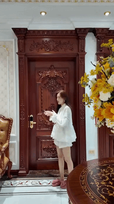 Sáng nhất Bạc Liêu: Nàng dâu miền Tây quay cận cảnh "lâu đài trắng" nhà chồng, xem mà nghẹt thở - Ảnh 8.